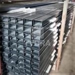 metaliniai stulpai 60x40mm